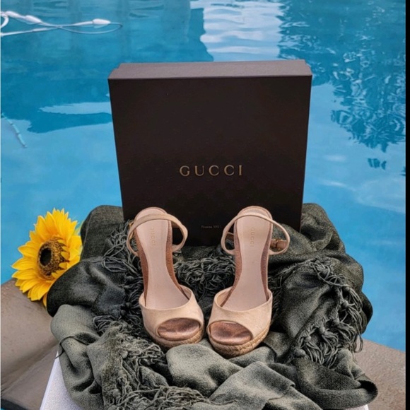 Authentic Gucci beige wedges โค๏ธ๐๐ - Picture 3 of 4